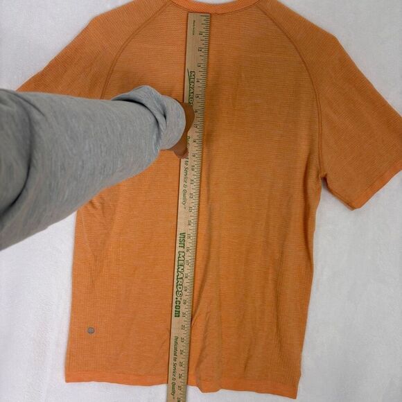 Lululemon Orange Men’s Workout Short Sleeve Top Size Medium - Picture 9 of 10